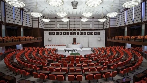 Doğum İzni 24 Haftaya Çıkıyor! Kanun Teklifinin İlk 6 Maddesi Kabul Edildi